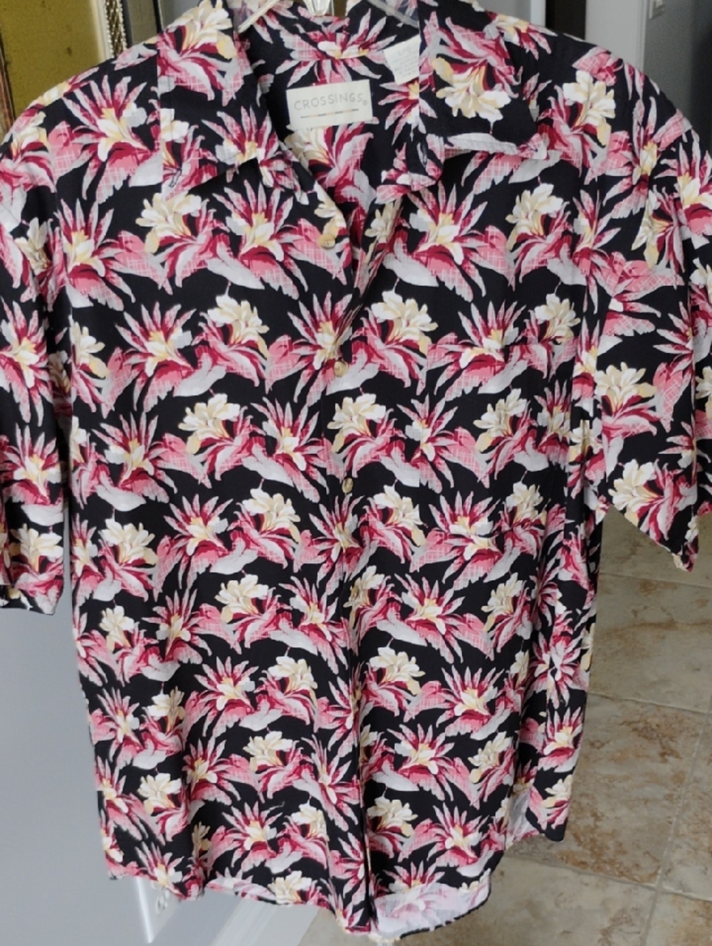 Black Short-Sleeve Floral Button-Down Shirt - Pink & Cream Flowers